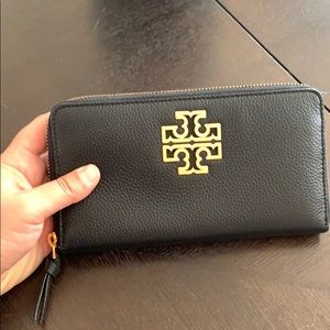 Tory Burch Britten Continental Zip Wallet